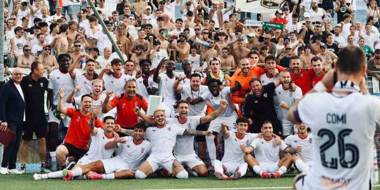 L'esultanza della Pro Vercelli (fcprovercelli.it)