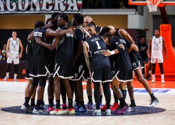 La Virtus Bologna in campo (da facebook.com/virtusbologna)