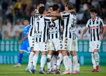L'esultanza dell'Ascoli (da facebook.com/ascolicalcio1898fc)