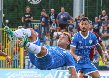 Una rovesciata di Luca Schirone con il Pineto (da facebook.com/PinetoCalcio)