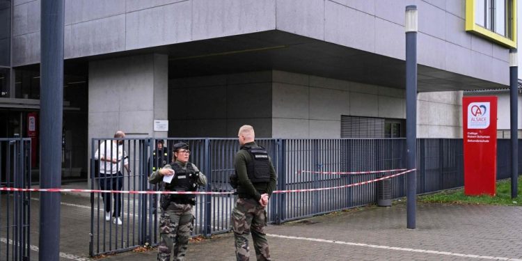 Francia: la scuola di Benfeld teatro dell'accoltellamento