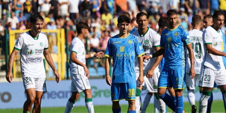 Un momento di Carrarese-Avellino (Instagram @carraresecalcio)