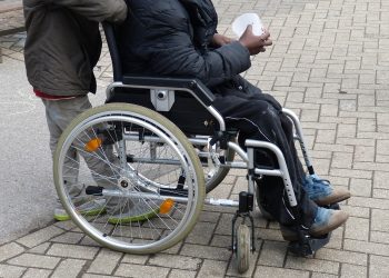 Disabilità su sedia a rotelle
