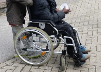 Disabilità su sedia a rotelle