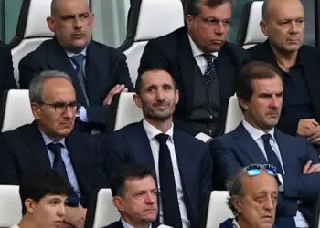 Giorgio Chiellini e la dirigenza Juventus (Foto: Web)