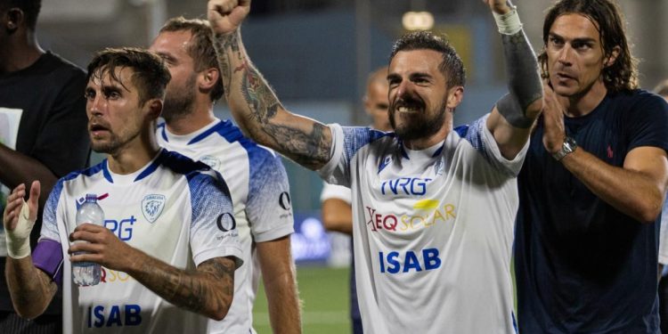 Il Siracusa festeggia la prima vittoria in Serie C (da facebook.com/SiracusaCalcio1924)