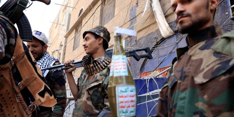 Miliziani Houthi i Yemen (Foto: ANSA-EPA/YAHYA ARHAB)