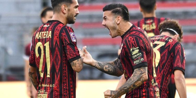 I giocatori del Sorrento (fcsorrento.com)