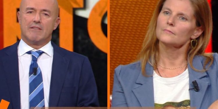 Alessia Pifferi, la maglia della sorella Viviana con la piccola Diana (Foto: Quarto Grado)