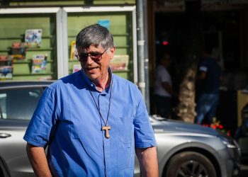 Don Patriciello, prete di Caivano