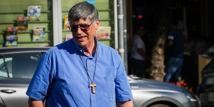 Don Patriciello, prete di Caivano