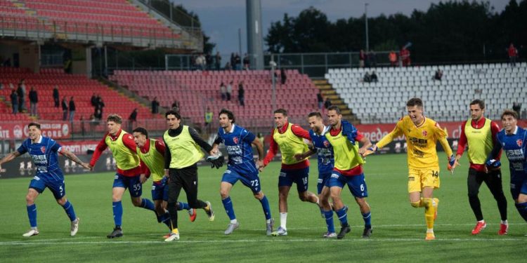 Il Padova festeggia una vittoria (da facebook.com/padovacalcio)