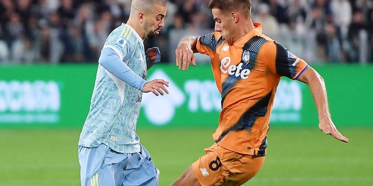 Edon Zhegrova contro Mario Pasalic in Juventus Atalanta (Foto ANSA)