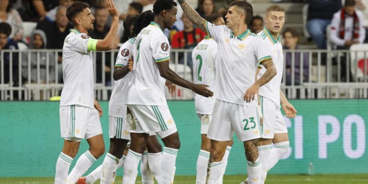 L'esultanza di Gianluca Mancini e della Roma a Nizza (Foto ANSA)