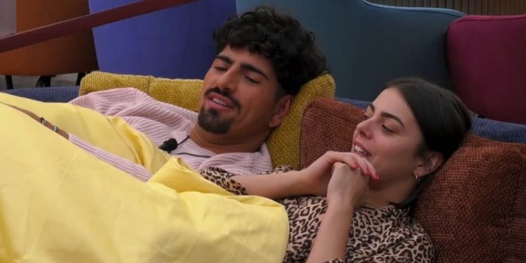 Benedetta e Giulio al GF 2025 (Foto: screen Mediaset Infinity)