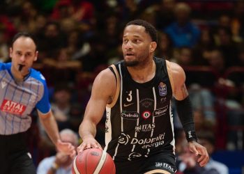 DeVante' Jones con l'Aquila Trento (da facebook.com/AquilaBasketTN)