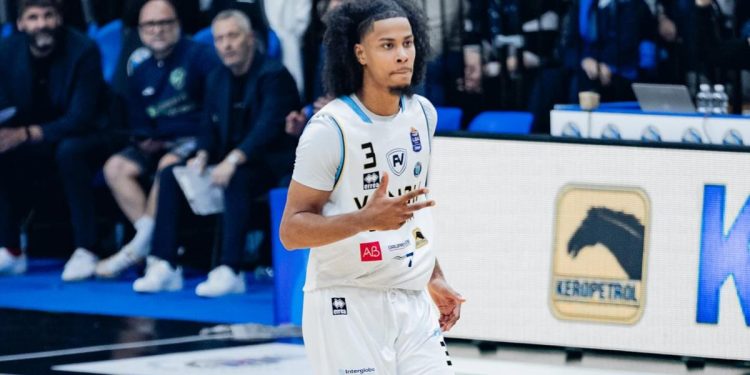 Tajion Jones con la Vanoli Cremona (da facebook.com/VanoliBasketCremona)