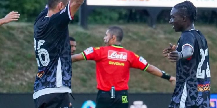 La gioia dei giocatori della Pro Vercelli (Facebook Lega Pro)