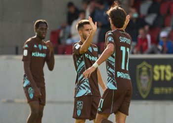 Shpendi dell'Empoli esulta coi compagni (empolifc.it)