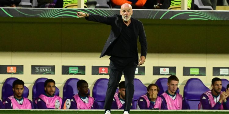 Stefano Pioli sulla panchina della Fiorentina (Foto ANSA)