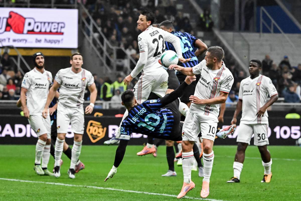 Lautaro Martinez in mischia con l'Inter (Foto: ANSA)