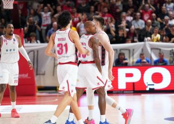 La Una Hotels Reggio Emilia in campo (da facebook.com/pallacanestroreggiana)