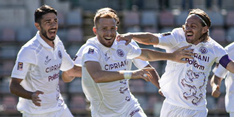 L'esultanza del Ravenna (da facebook.com/ravennafc)