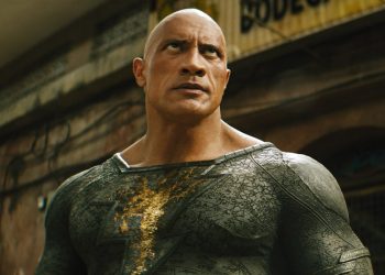 Dwayne Johnson è Black Adam, nel film in prima serata su Italia 1 (Foto Web)