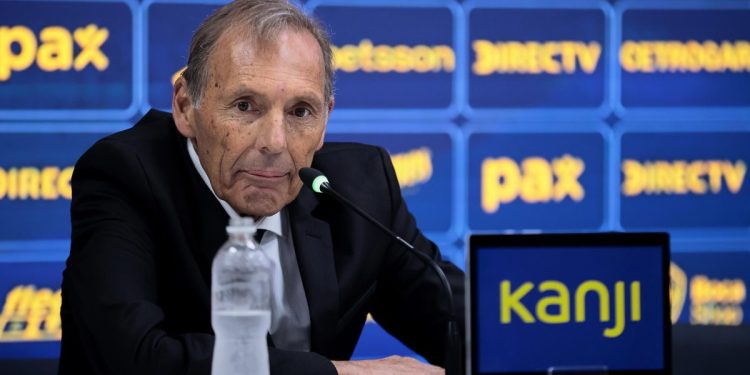 Miguel Angel Russo in conferenza stampa (Foto ANSA)