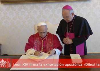 Papa Leone XIV firma l'esortazione