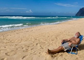 Riro Maniscalco alle Hawaii