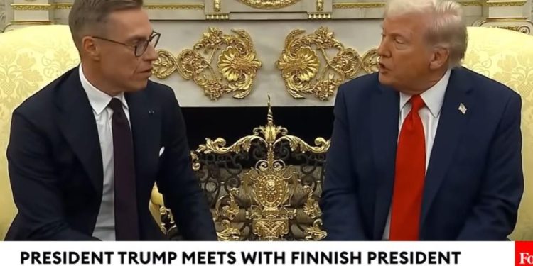 Trump e il presidente finlandese Stubb (Foto: screen da Youtube)