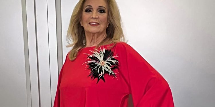 Piccolo incidente per Iva Zanicchi dopo il concerto a Noci (Foto Instagram)