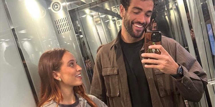 Il selfie di Matteo Berrettini e Vanessa Bellini (dai social di Matteo Berrettini)
