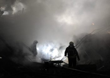 Ucraina, bombe russe a Leopoli, 1 gennaio 2024 (Ansa)