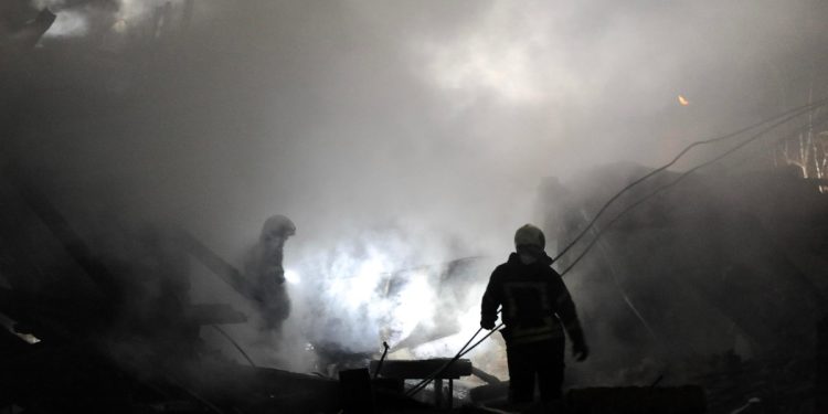 Ucraina, bombe russe a Leopoli, 1 gennaio 2024 (Ansa)