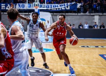 Kwan Cheatham in Cantù Reggio Emilia (da facebook.com/pallacanestroreggiana)