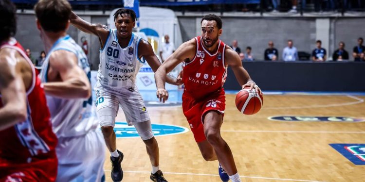 Kwan Cheatham in Cantù Reggio Emilia (da facebook.com/pallacanestroreggiana)