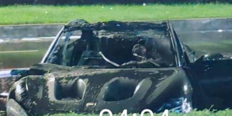 L'auto elettrica Xiaomi SU7 coinvolta nell'incendio (Foto: Twitter/X)