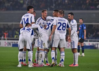 Il Como festeggia il gol sul campo dell'Atalanta (Foto ANSA)