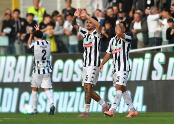 Simone D'Uffizi e Andrea Rizzo Pinna esultano con l'Ascoli (da facebook.com/ascolicalcio1898fc)