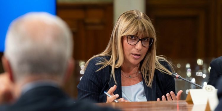 Daniela Fumarola, Segretaria generale della Cisl, in un incontro a palazzo Chigi (Ansa)