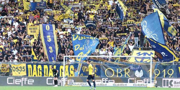 Il supporto dei tifosi del Modena (modenacalcio.com)