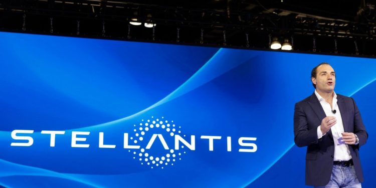 Antonio Filosa, CEO Stellantis (Foto: ANSA-EPA/CAROLINE BREHMAN)