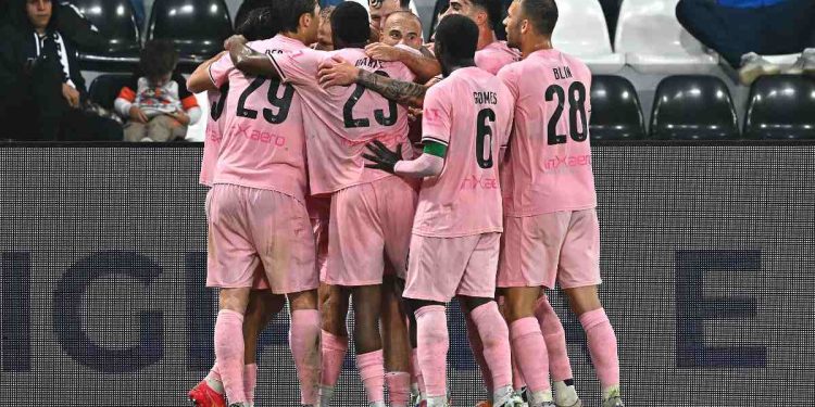 L'esultanza del Palermo (palermofc.com)