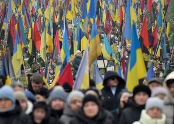 Preghiera di commemorazione dei caduti a Leopoli, Ucraina, 28 dicembre 2024 (Ansa)