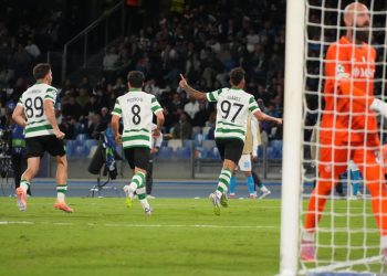 Lo Sporting Lisbona in gol a Napoli (Foto ANSA)