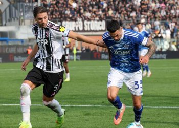 Lucas Da Cunha contro Manuel Locatelli in Como Juventus (Foto ANSA)