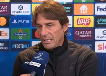 Antonio Conte in conferenza stampa (Foto: Web)