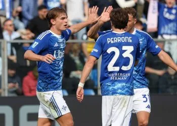 I calciatori del Como esultano (Foto ANSA)